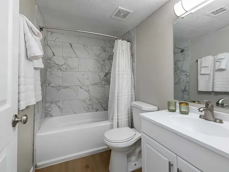 Westside Commons - Beautiful One and Two Bedroom Available NOW! - ONE MONTH FREE!! — Photo 20