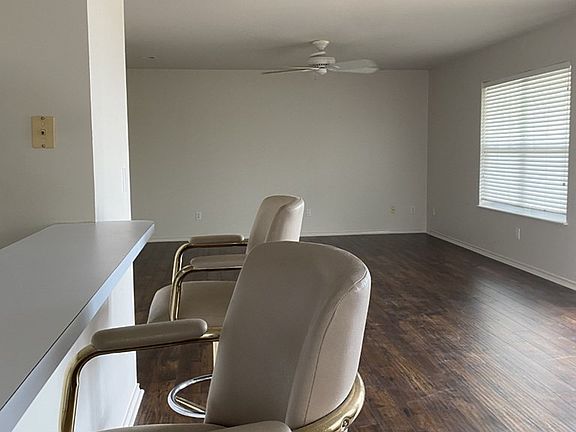 5th image of 301 S Shore Dr #A