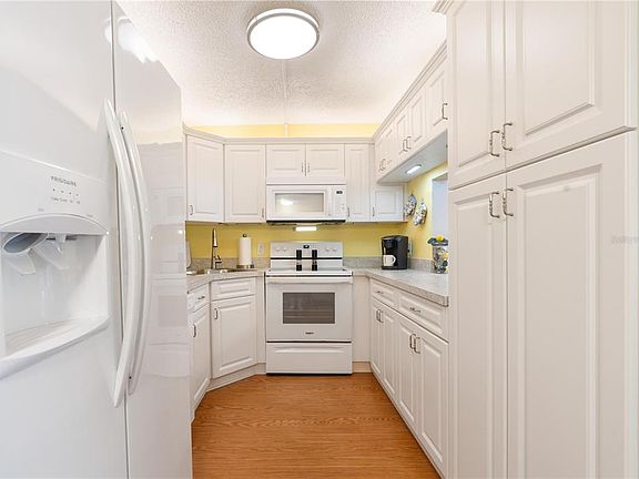 2nd image of 12218 FOX CHASE DRIVE #C1