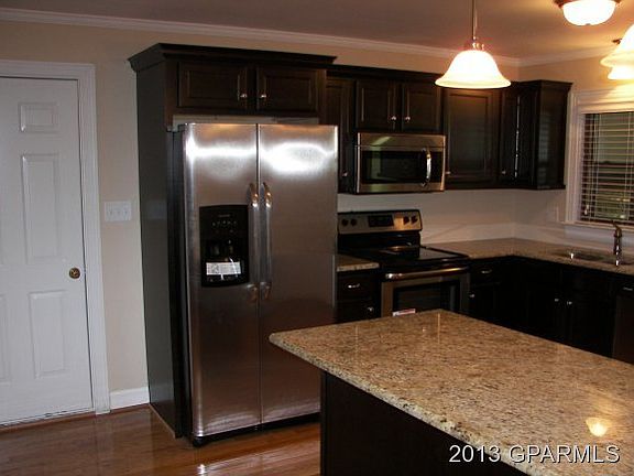 2nd image of 1905 Forest Hill Dr