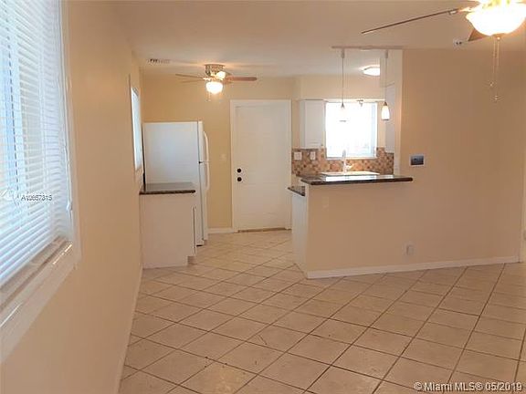 4th image of 1512 NW 1st Ave #12