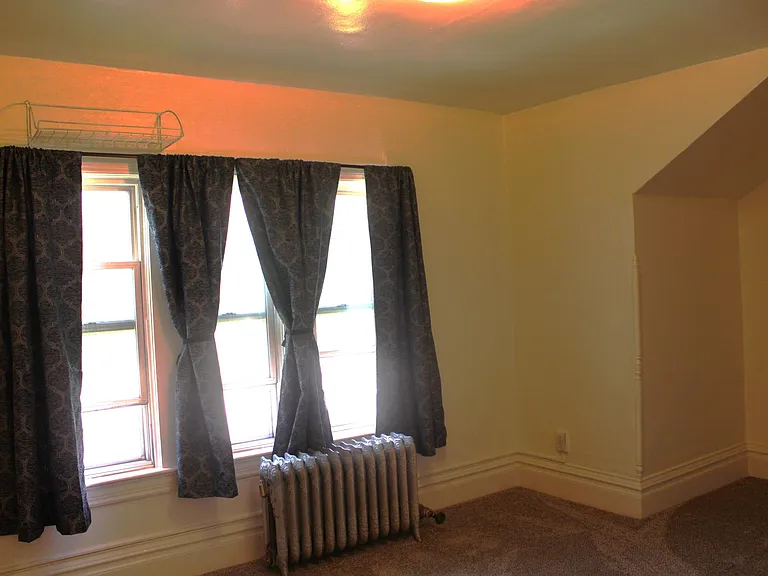 319 E Spruce St #6 — Photo 3