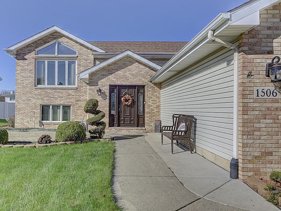 3rd image of 1506 Rosemary Ct