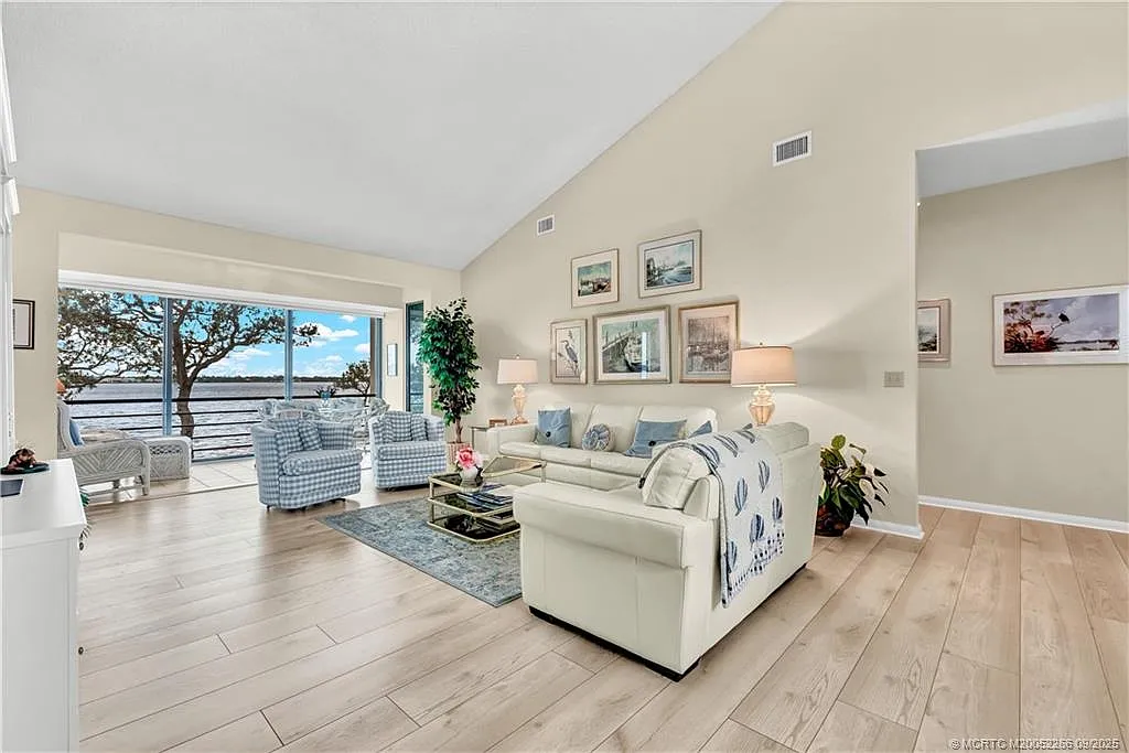 2 bed, 2.0 bath, 1619 sqft, $8,500 — Photo 1