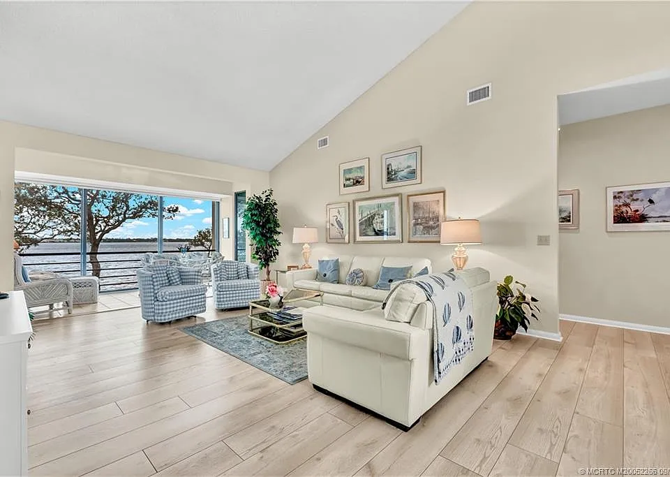 2560 NW Seagrass Dr #6B