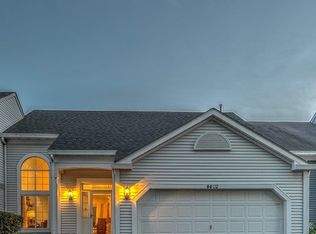 4402 Larkspur Ln, Lake In The Hills, IL 60156