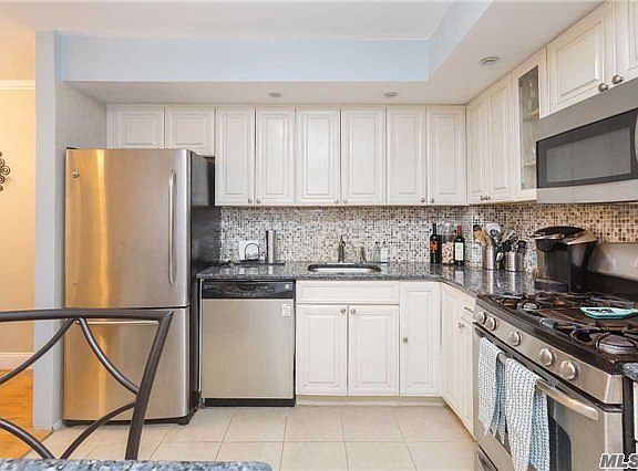 5th image of 1227 Diane Pl