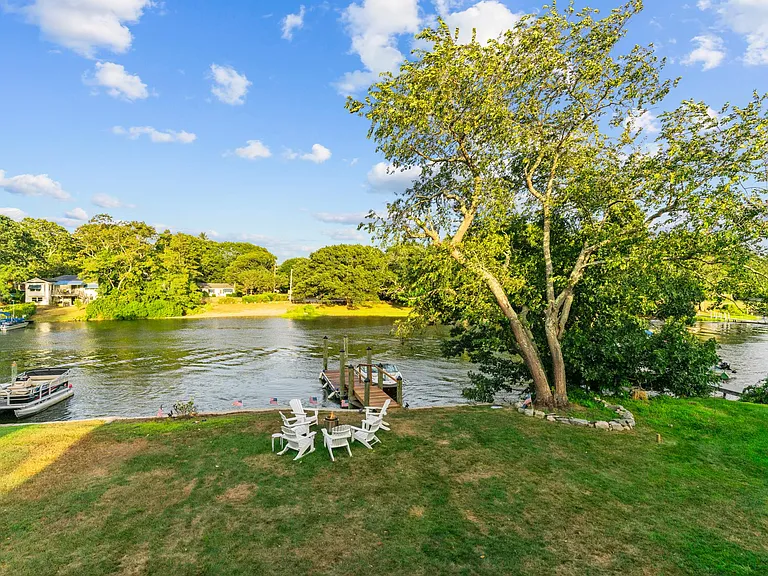 93 Riverside Dr — Photo 45