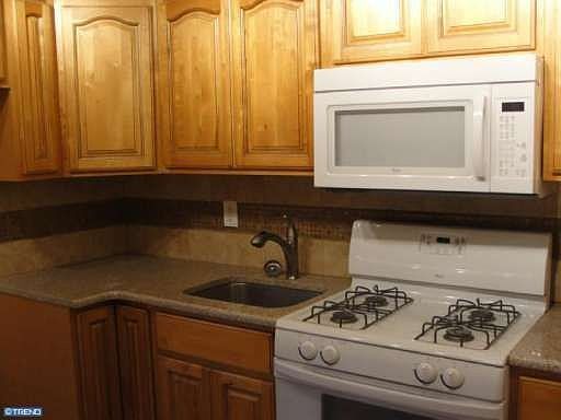 4th image of 1731 N Marshall St