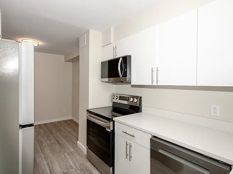 1415 Rothesay St #10 — Photo 3
