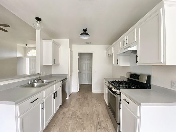 4th image of 811 Sonny Dr