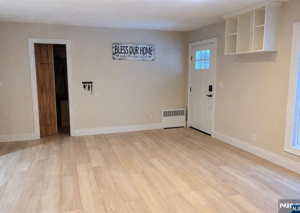 1st image of 120 Louis St