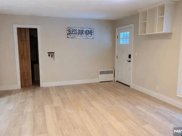 120 Louis St, Hackensack, NJ 07601