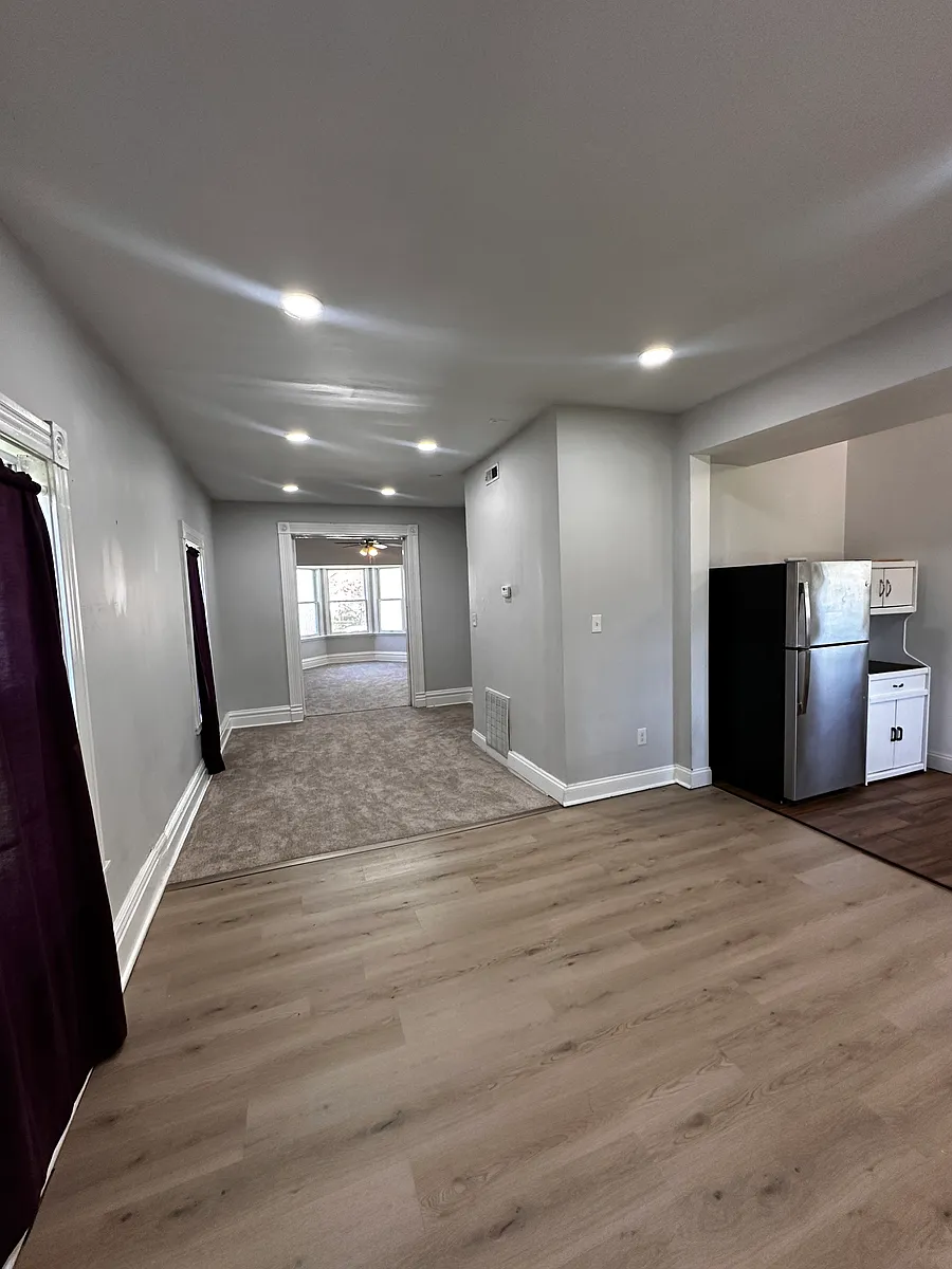 Building Photo - 6434 W Park Ave #1F
