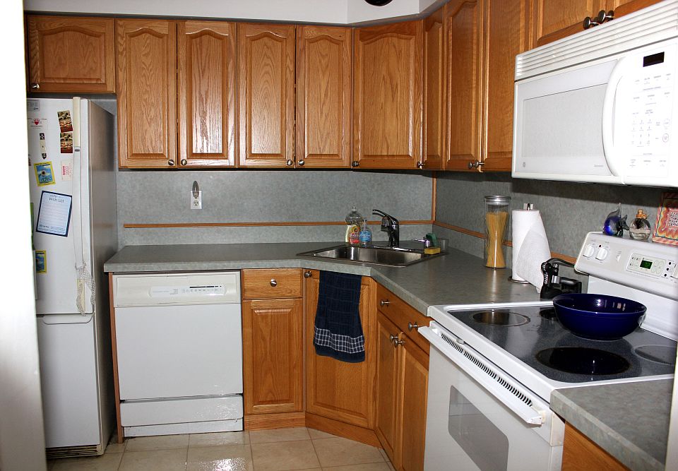 Eat-In Kitchen
