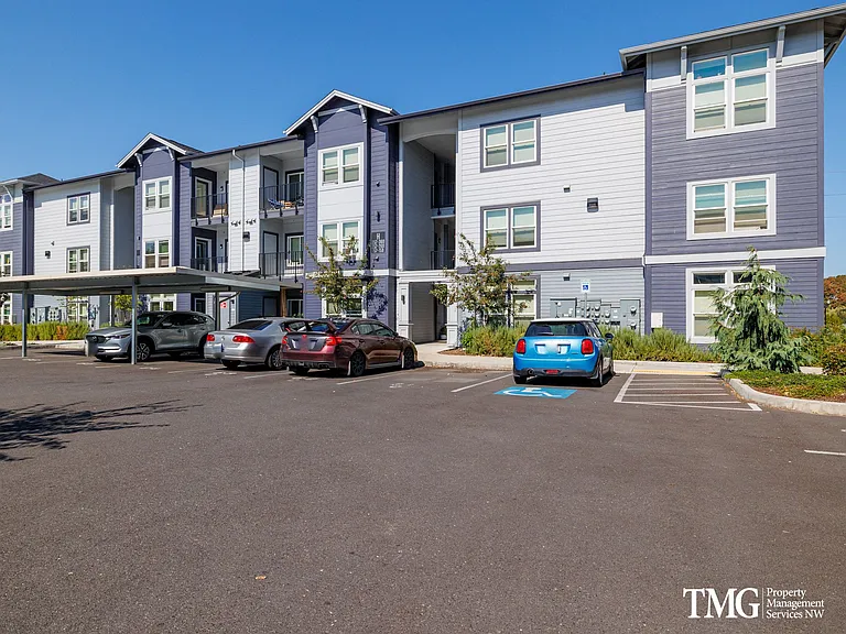 Northbrook Village — Photo 26