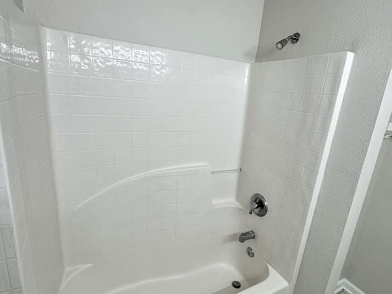 8428 Thornbush Ct — Photo 15