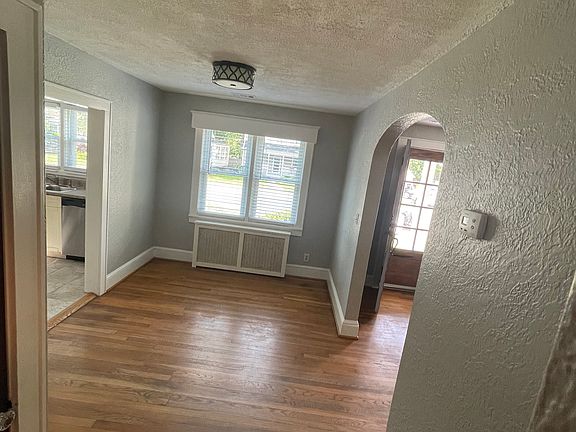 5th image of 1865 Parkview Ave