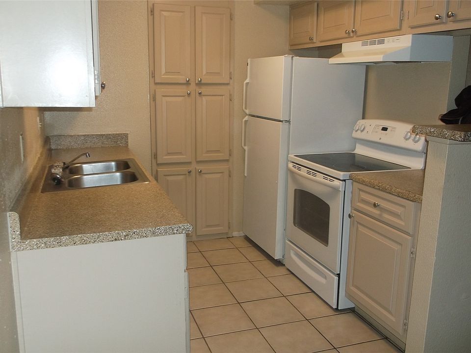 2nd image of 1500 S Interstate 35 APT 507