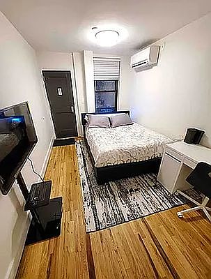 4th image of 351 W 48th St #1C