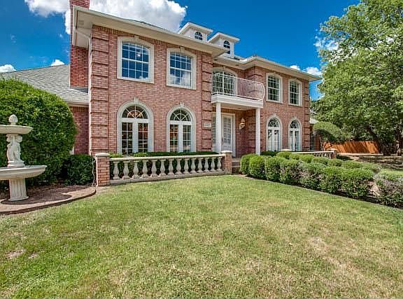 3rd image of 6813 Nob Hill Dr