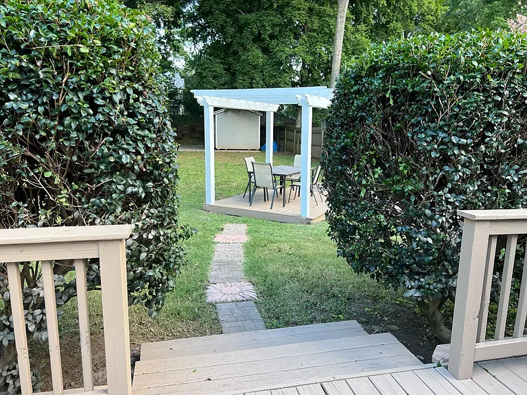 228 Walker Ave NE — Photo 22