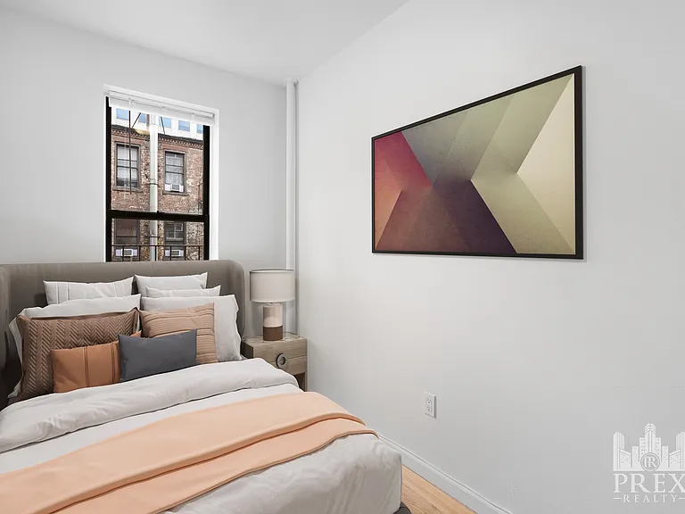 429 E 65th St #17 — Photo 4