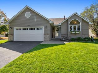 1322 Bridle Path Ct, Woodbury, MN 55125