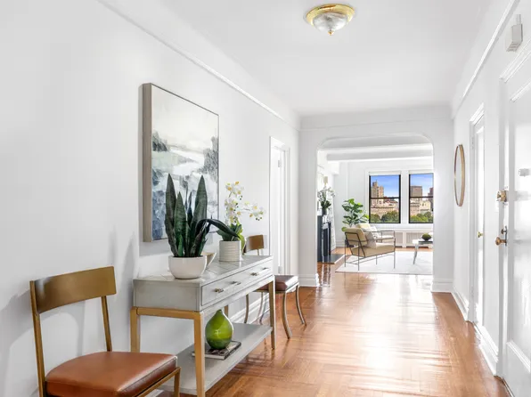 327 Central Park West image 5 of 13