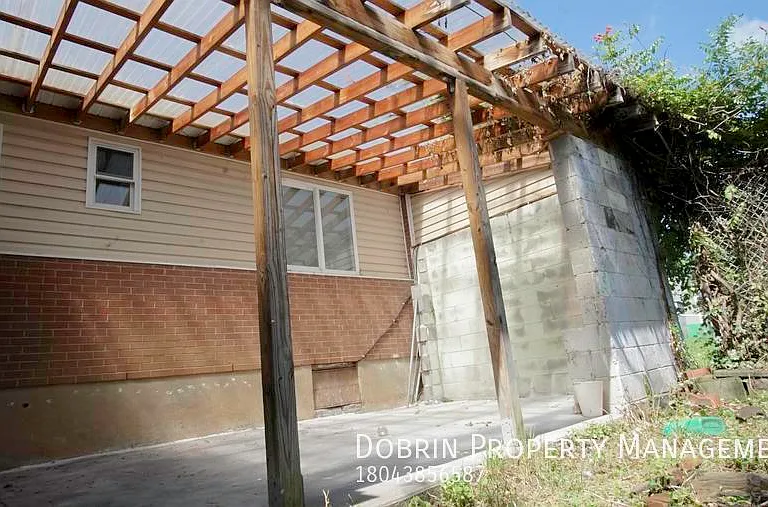 1011 Kinney St — Photo 24
