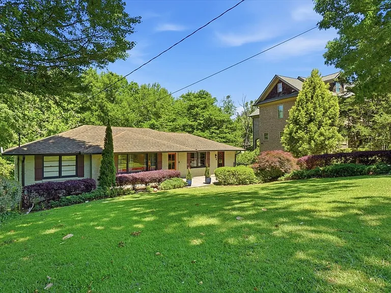 1792 Noble Dr NE — Photo 2