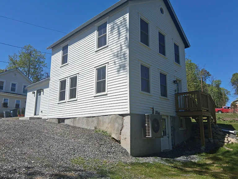 11 Cedar St — Photo 15