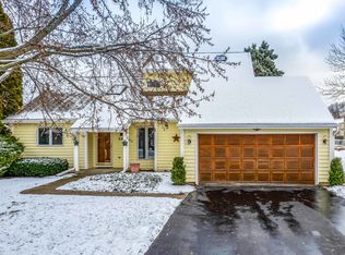 225 Windjammer Ln, Third Lake, IL 60030