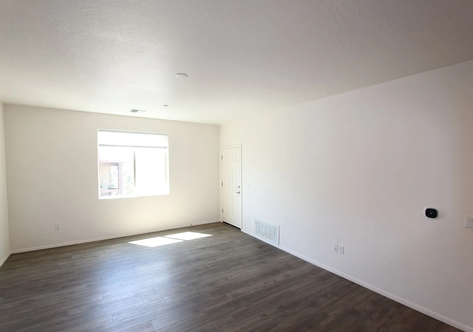 Luxury 2-Bedroom Condo | Miramonte at Ponderosa Parkway — Photo 3