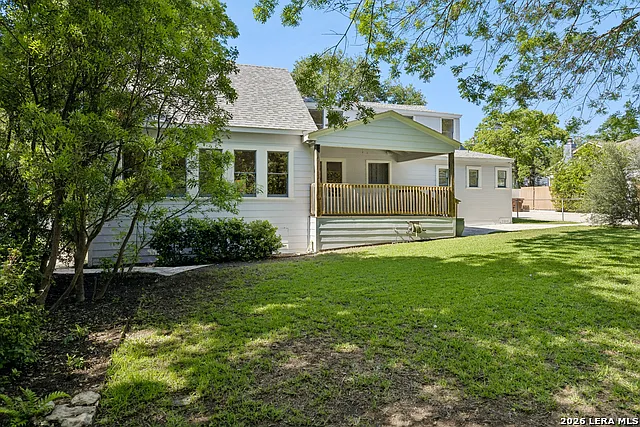 120 Lamont Ave — Photo 56