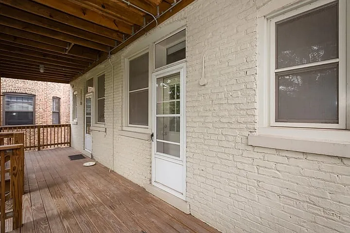 5706-10 S. Blackstone Ave — Photo 25