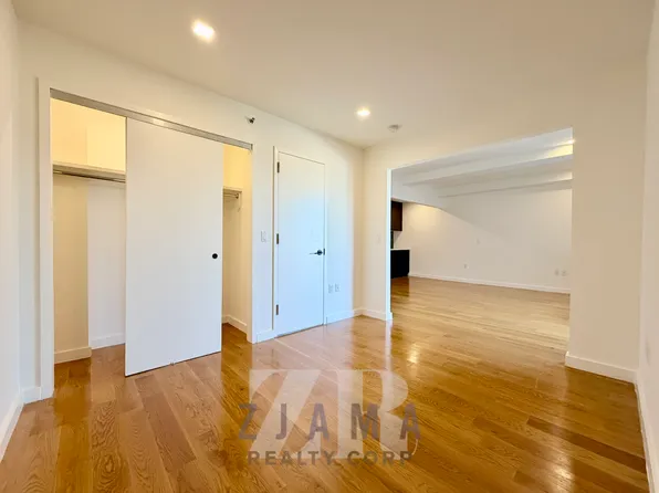 25 East 19th Street image 5 of 12