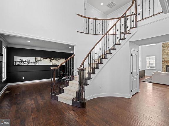 4th image of 3804 Baldwin Ln