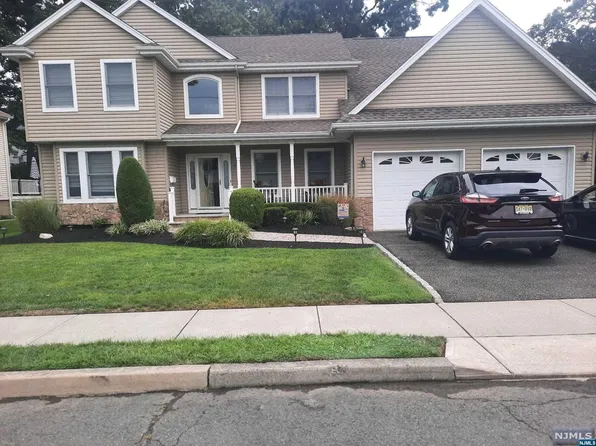 26 Wyandotte Ave, Dumont, NJ 07628
