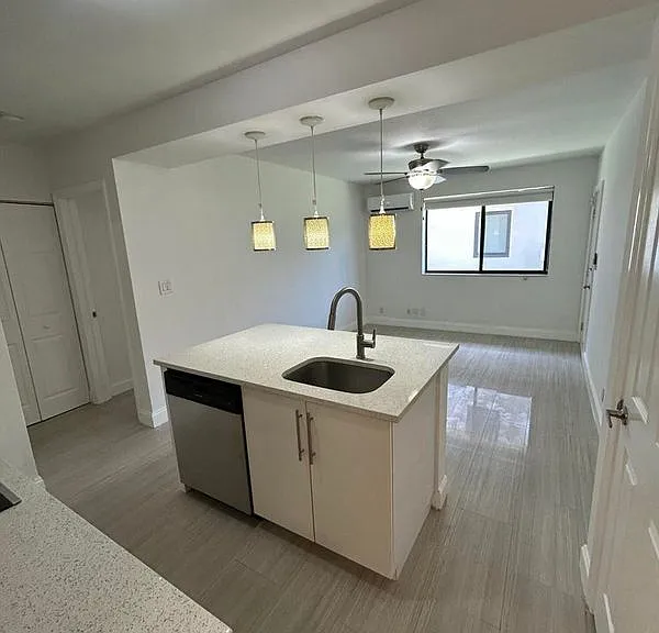 916 NE 15th Ave #3 — Photo 4