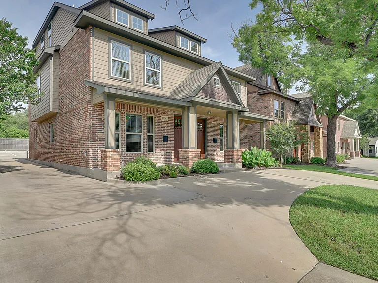3238 McCart Ave — Photo 3