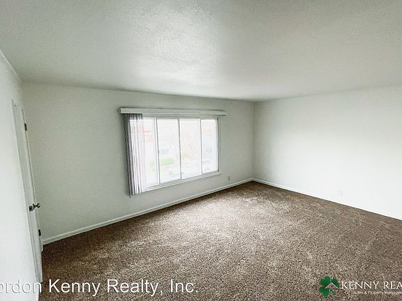 2nd image of 933 Green Ave #4