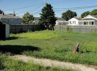 9 Pearl St, Portsmouth, RI 02871