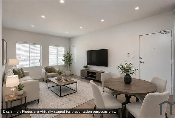 3 bed, $2,695 — Photo 3