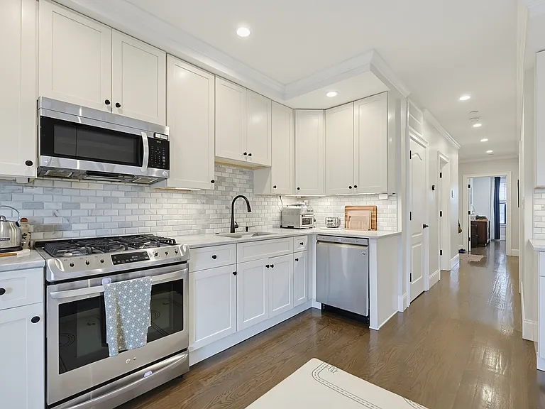 498 Sumner St #1 — Photo 6