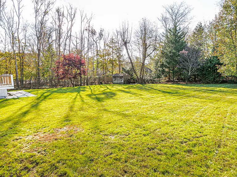 200 Woodbine Dr — Photo 25