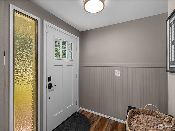 5th image of 6724 50th Court SE