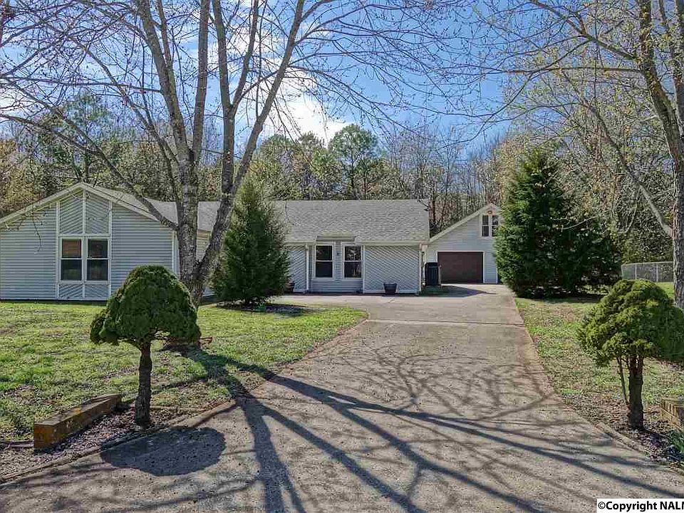 1st image of 202 S Oxford Cir