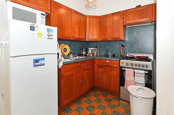 Rented by J Misrahi Realty Corp | media 21