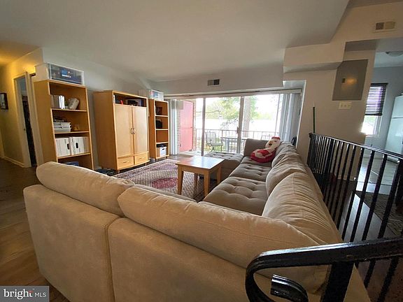 2nd image of 4709 Tecumseh St APT 202